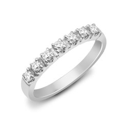9R352 | 9ct White Gold Diamond Ring