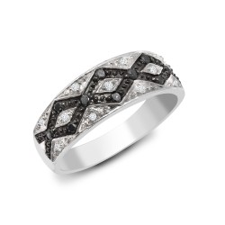 9R552 | 9ct White Gold Diamond And Black Diamond Ring