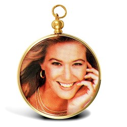 JPD262 | Picture Frame Pendant - Plastic Casing & 9ct Fittings